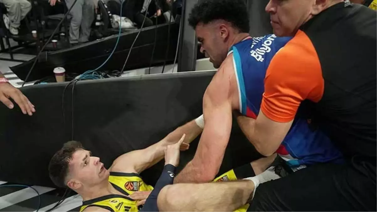 Fenerbahçe ile Efes maçında yumruklar konuştu