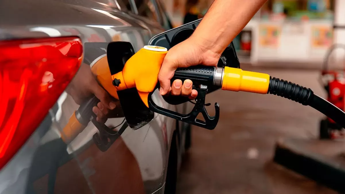 Motorin ve benzine zam geldi