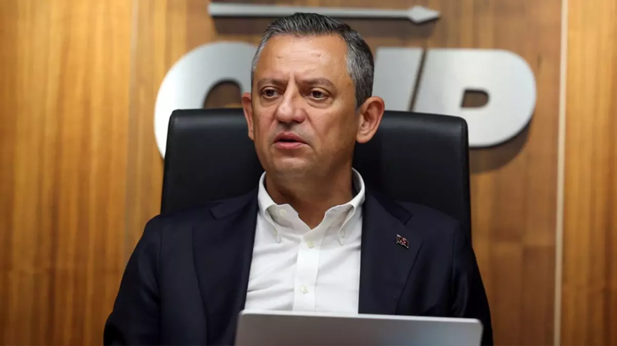 İşte Özgür Özel’in masasındaki son anket