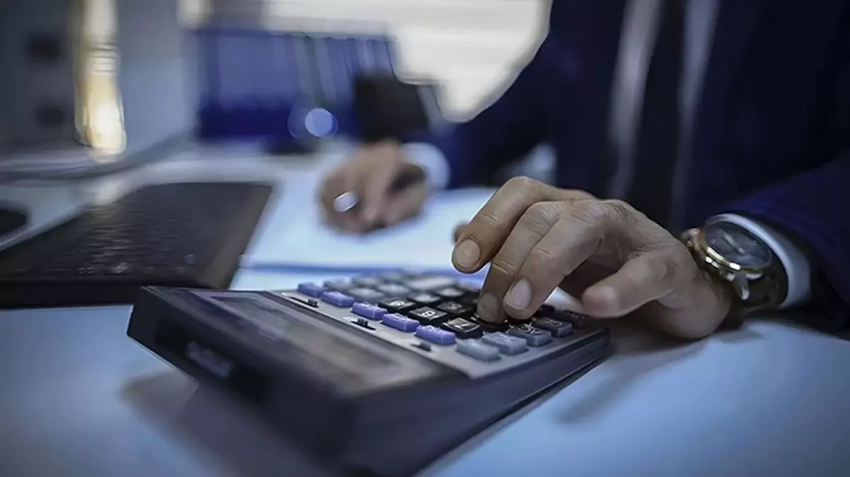 AYM 5 siyasi parti için harekete geçti