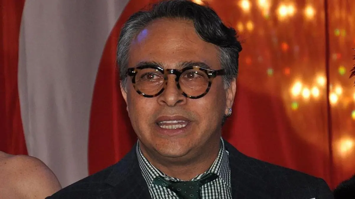 Barbaros Şansal havalimanında gözaltına alındı