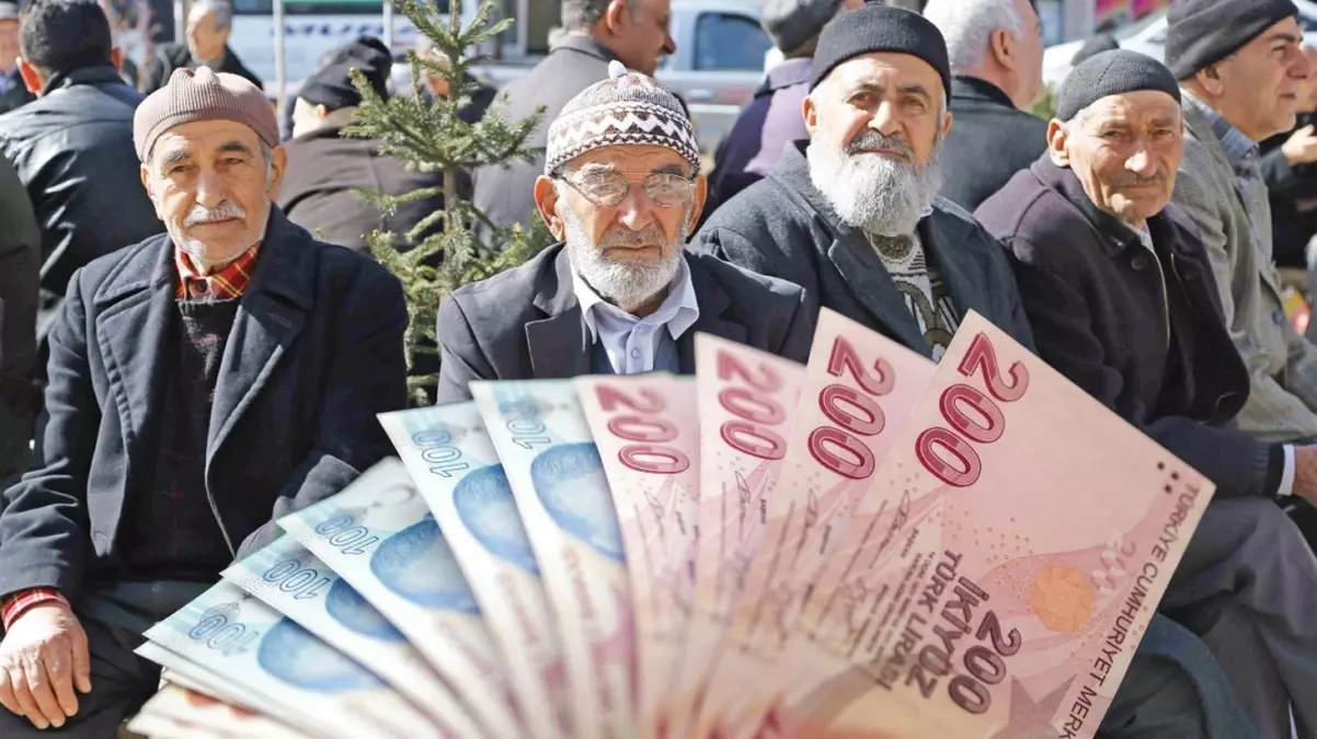 Emekliler de asgari ücreti bekliyor