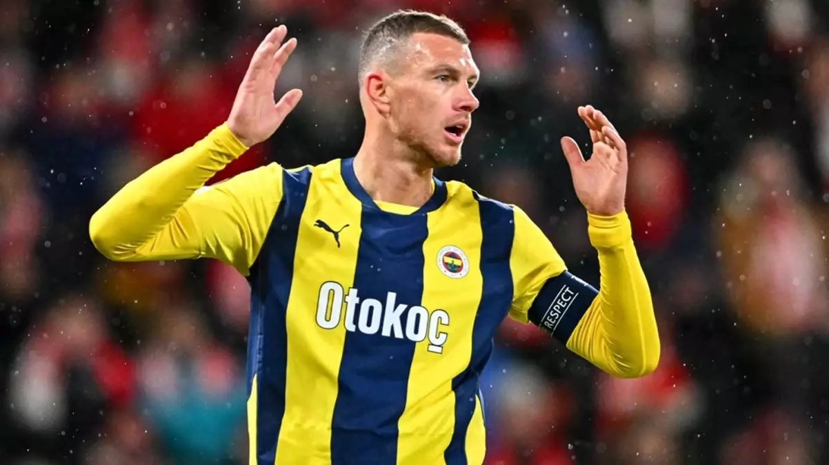Edin Dzeko servet değerinde teklifi reddetti
