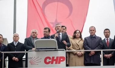 Özgür Özel’den Rıza Akpolat’a destek