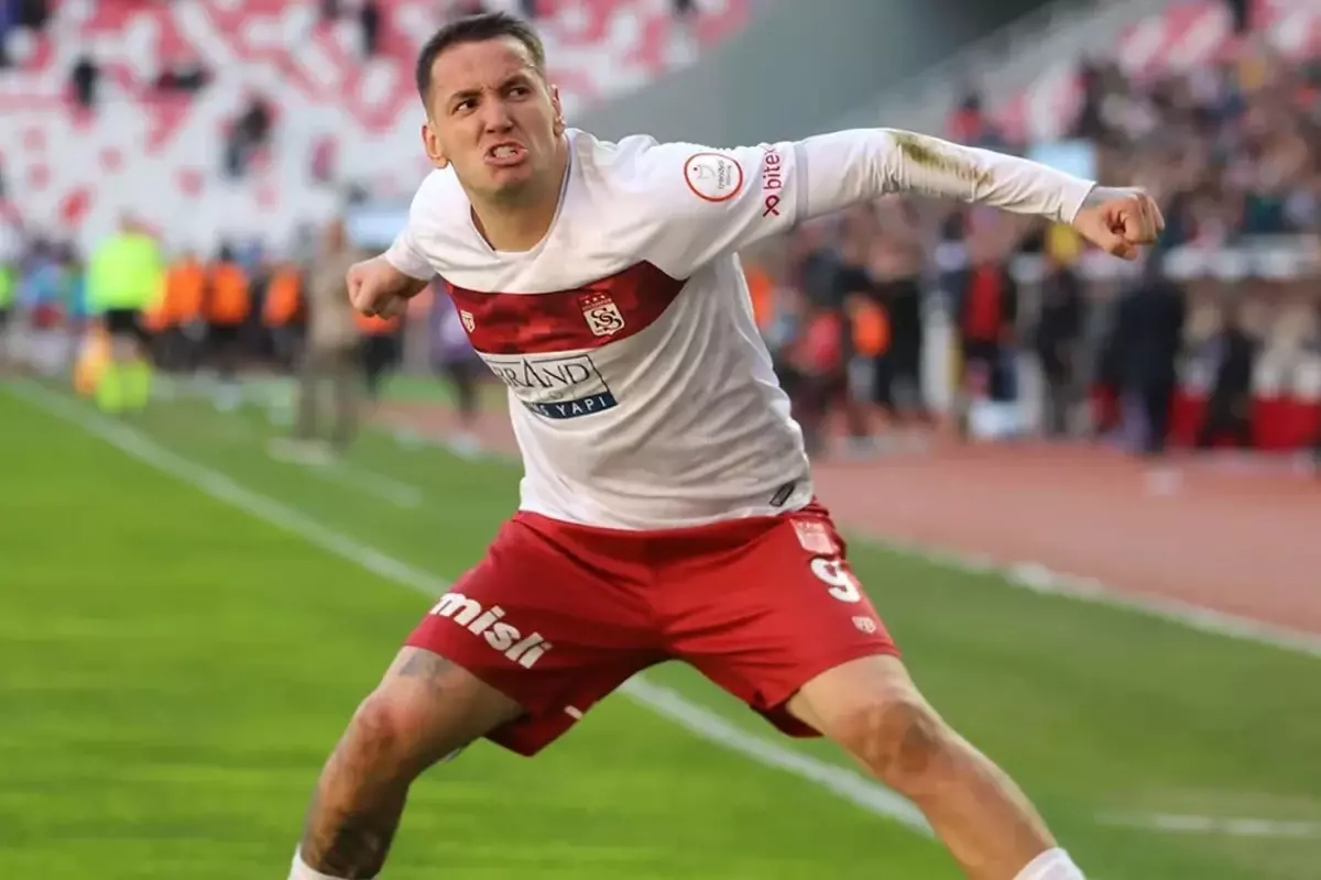 Trabzonspor Rey Manaj’a imzayı attırıyor