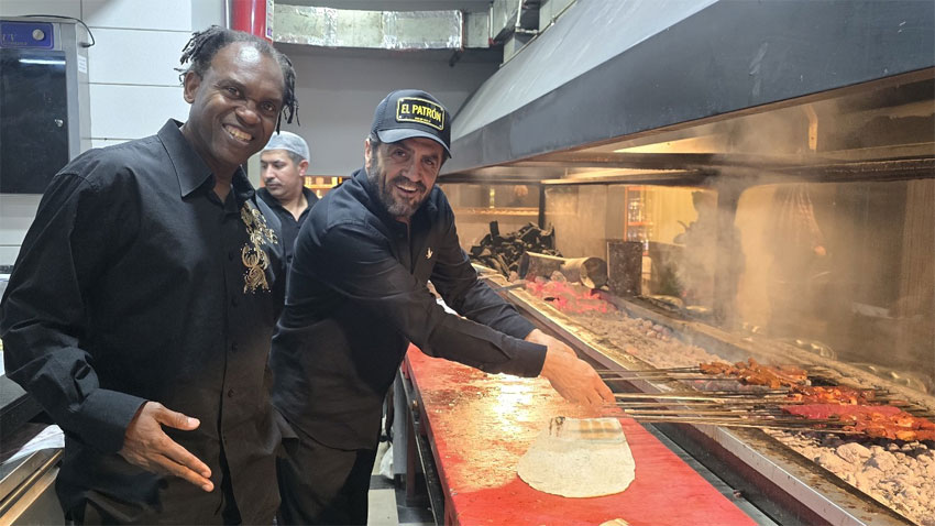 Dr. Alban kebap sırlarını Bedri Usta’dan öğrendi