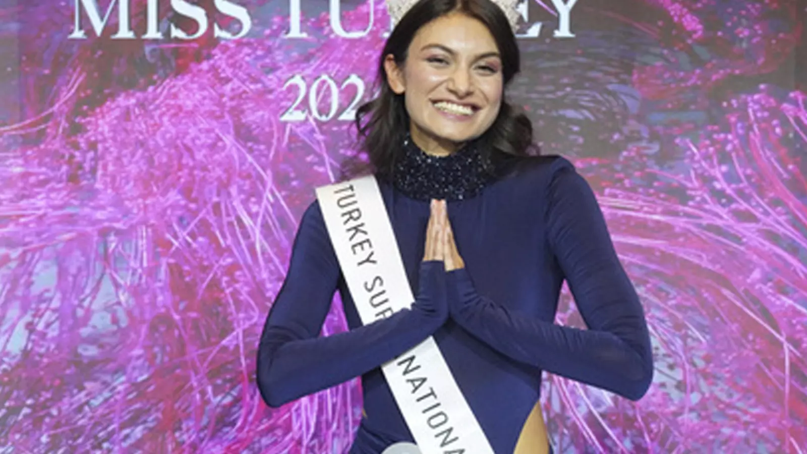 Miss Turkey ikincisi Cemre Üker’in tacı geri alındı