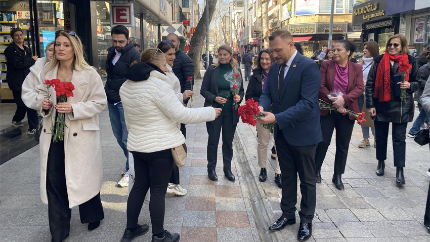 CHP Kartal Emekçi Kadınları unutmadı
