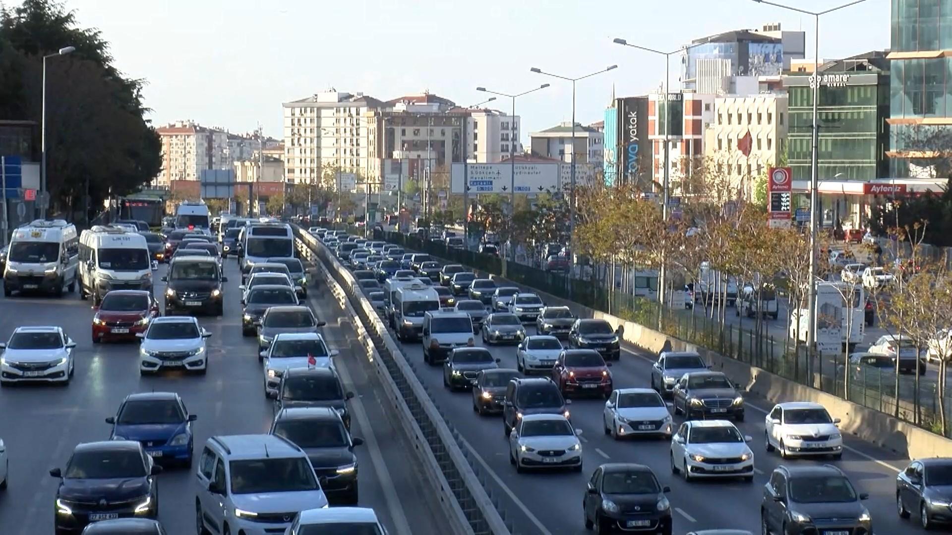 İstanbul’da ilk iş günü trafik yoğunluğu