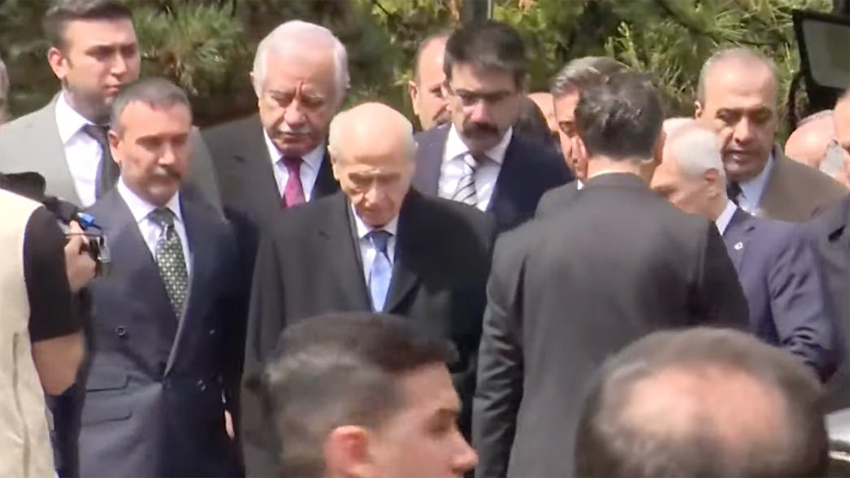 Bahçeli Türkeş’in mezarını ziyaret etti