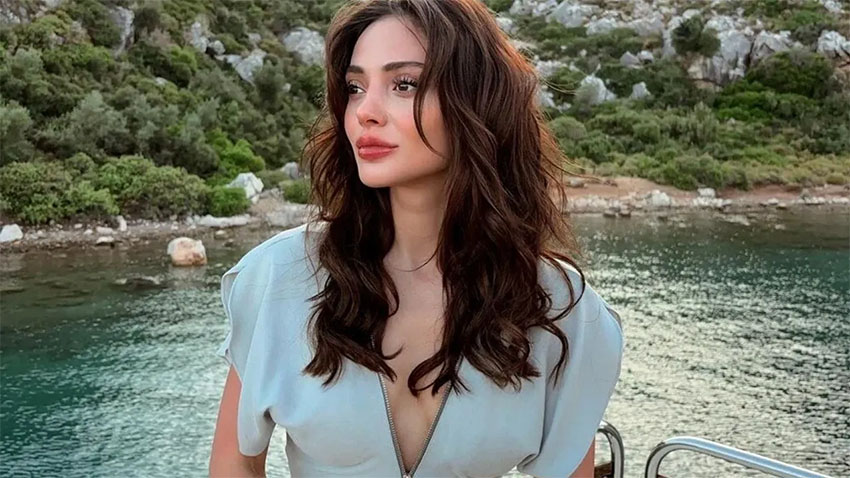 Rabia Soytürk’ün küvet pozları sosyal medyayı salladı!