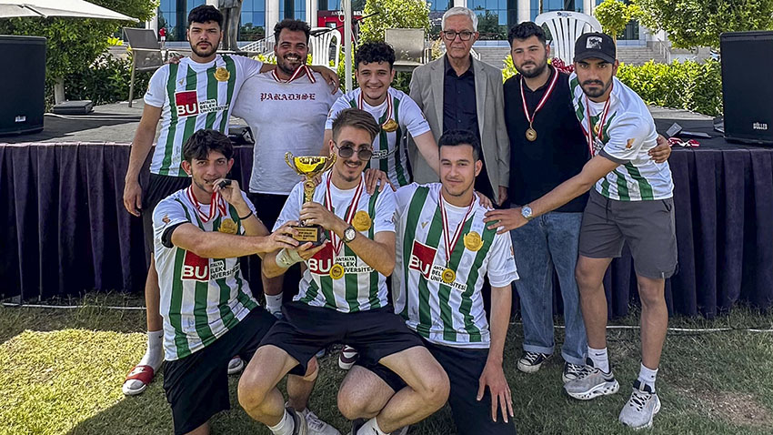 Antalya Belek Üniversitesi’nde kupa coşkusu