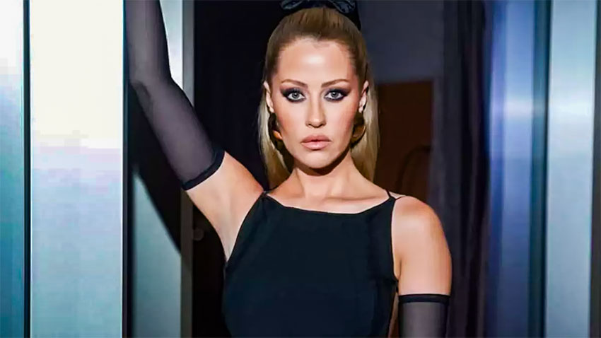 Derya Uluğ sahnede saldırıya uğradı
