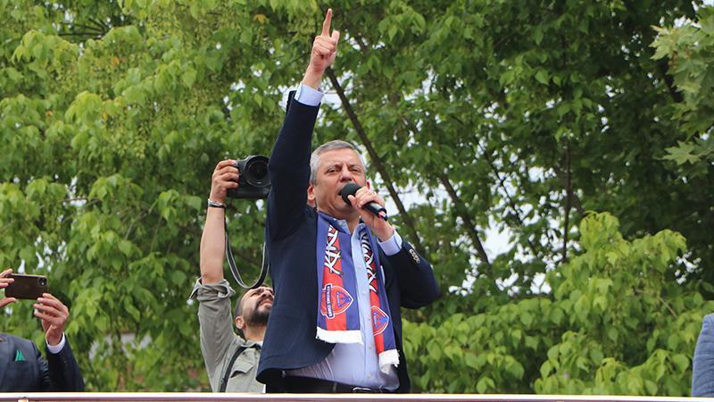 Özgür Özel: Milletin getirdiğini millet götürür