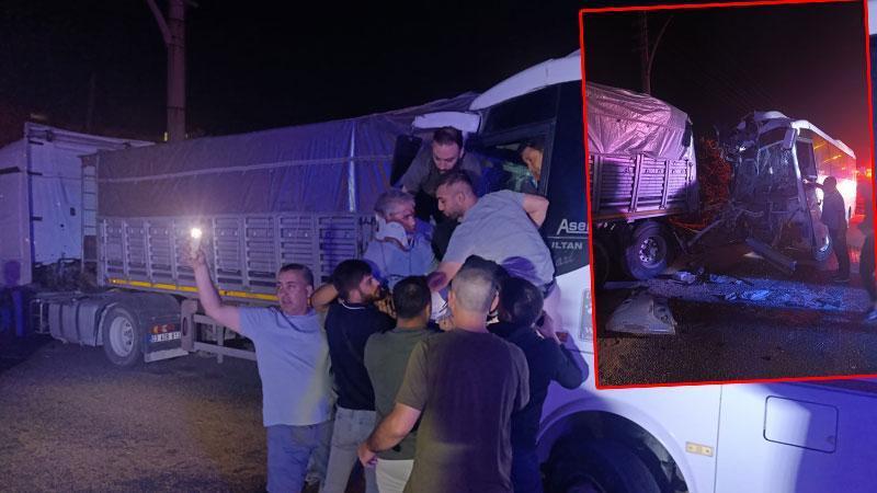İşçi servis minibüsü TIR’a çarptı: 20 yaralı