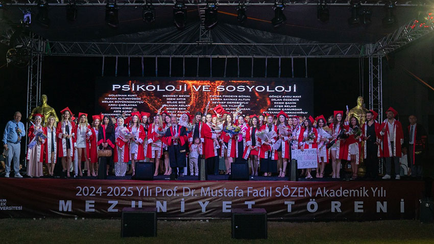 Antalya Belek Üniversitesi’nde mezuniyet coşkusu