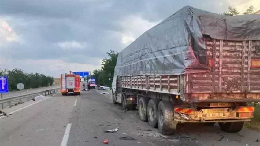 Balıkesir’de katliam gibi kaza!