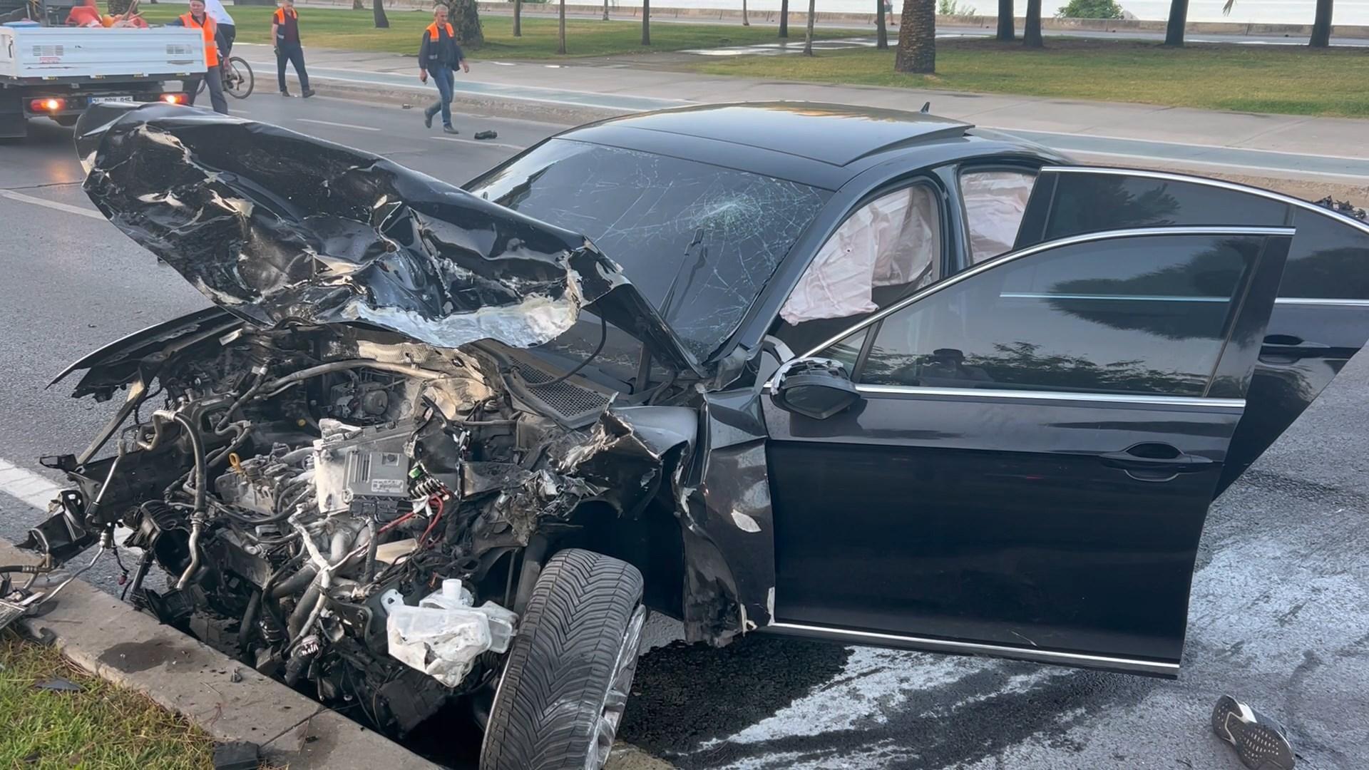 Kartal’da iki otomobil çarpıştı: 3 yaralı