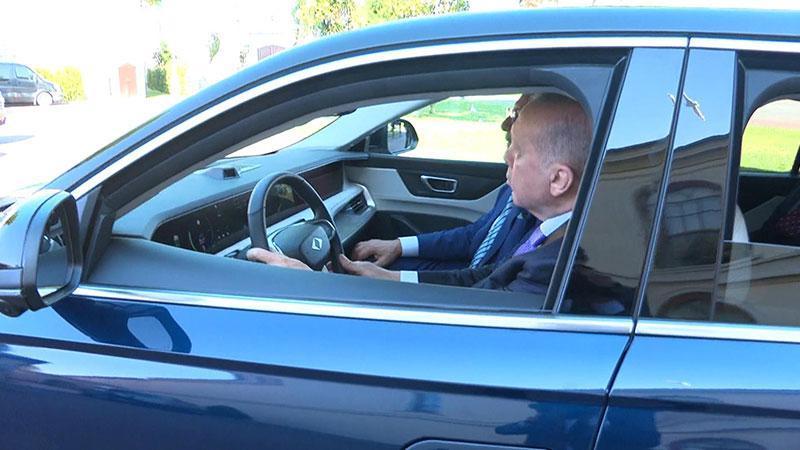 Erdoğan, Togg’un yeni modeli T10F’yi test etti