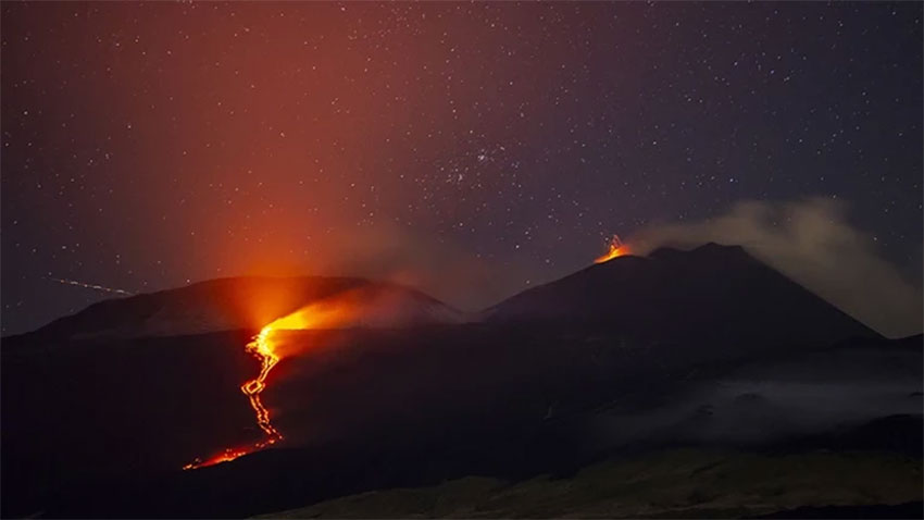 Etna Yanardağı yeniden faaliyete geçti