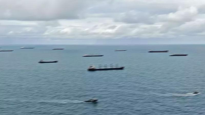 İstanbul Boğazı’nda gemi trafiği askıya alındı