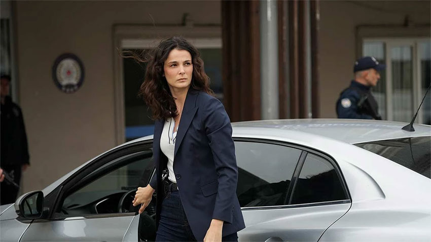 Büşra Develi “Bazı değerler aşkın ötesinde”