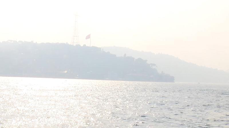 İstanbul Boğazı’nda sis etkili oluyor