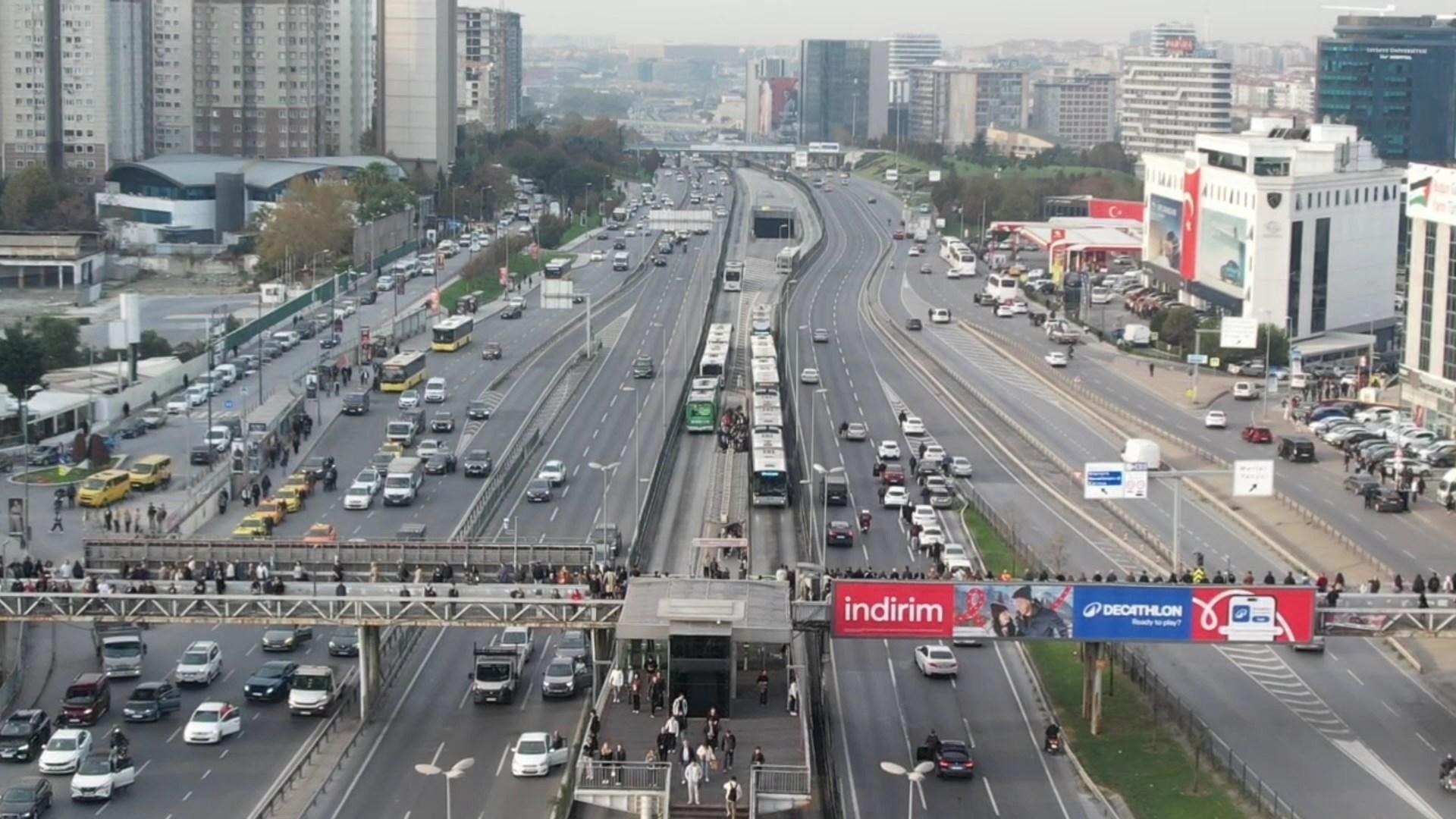 İstanbul’da  09.05’te hayat durdu