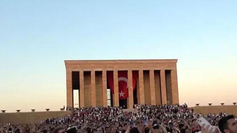 Siyasilerden ’10 Kasım’ mesajları