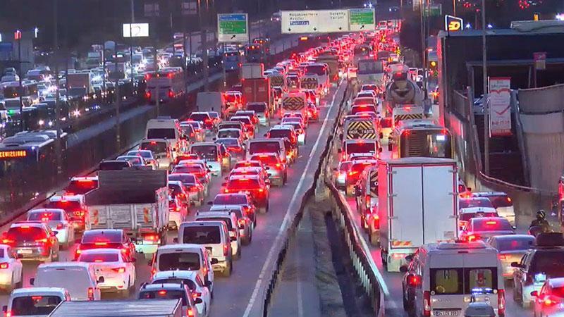 İstanbul’da trafik yoğunluğu yüzde 90’a ulaştı