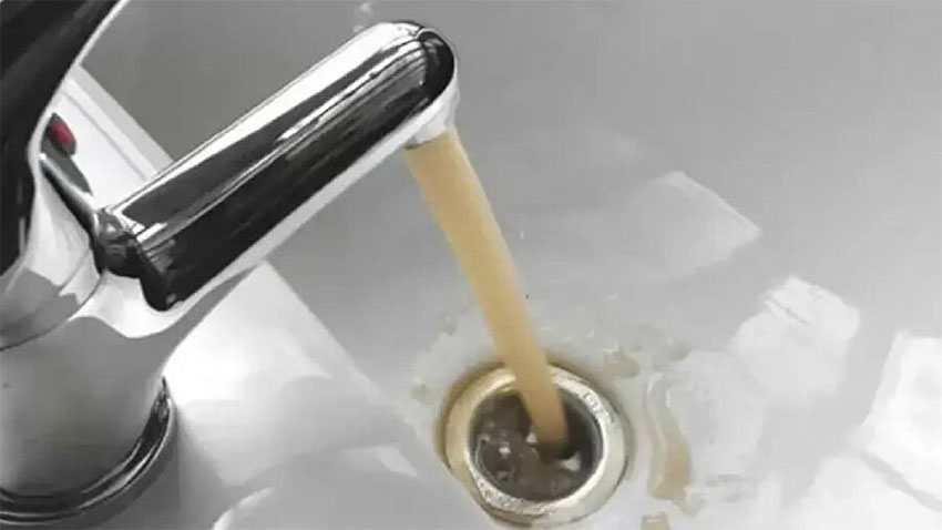 İstanbul’da musluklardan çamurlu su akıyor