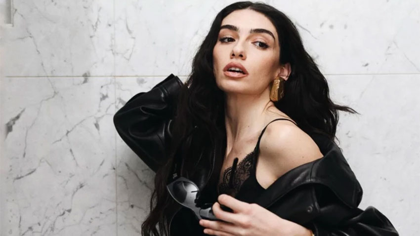 Hazar Ergüçlü’nün pozlarına beğeni yağdı