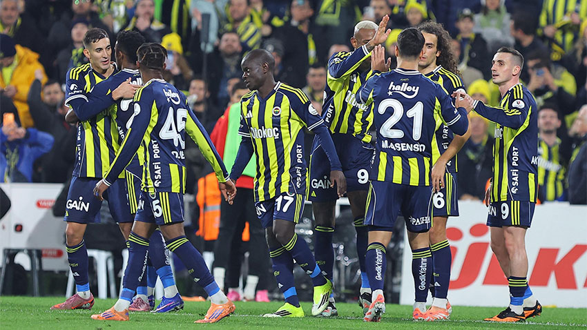 Fenerbahçe Kadıköy’de üç golle kazandı