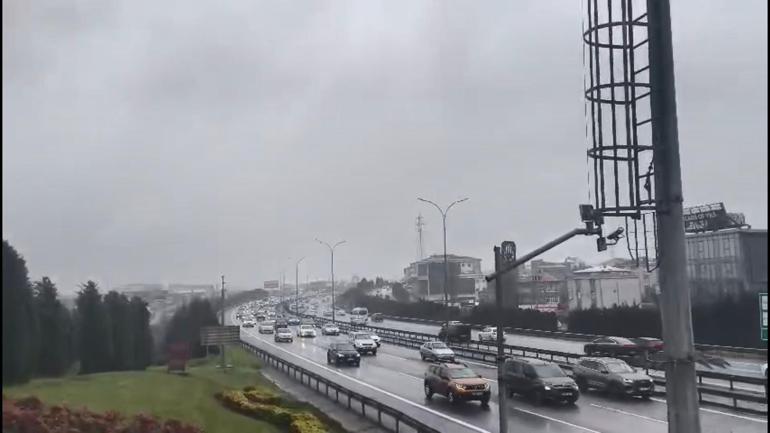 Ramazan Bayramı'nın son gününde Çamlıca gişelerinde trafik yoğunluğu