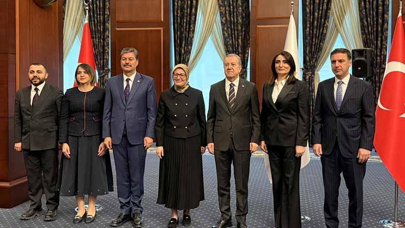 Siyasi partiler arasında bayramlaşma