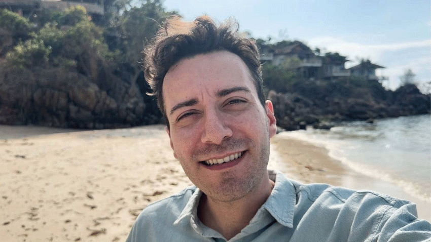 Enes Batur rekorla geri döndü