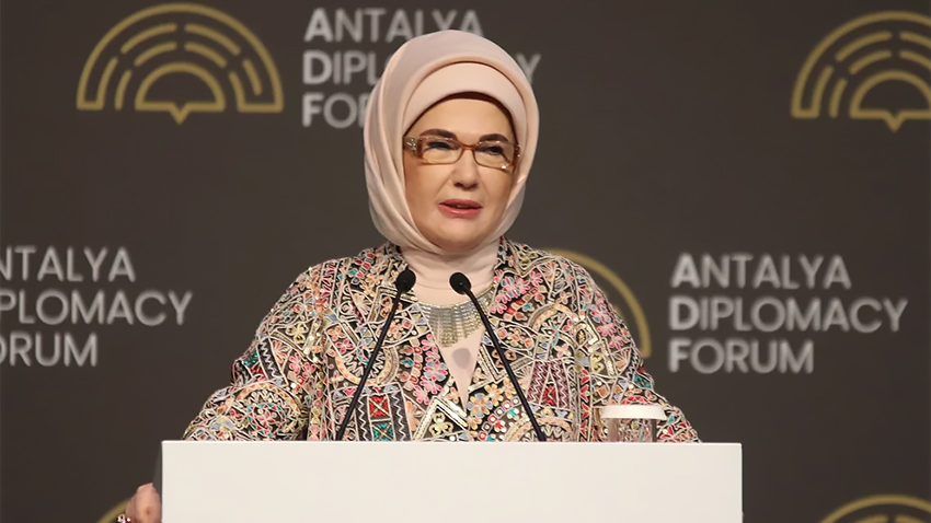 Emine Erdoğan’dan barış mesajı