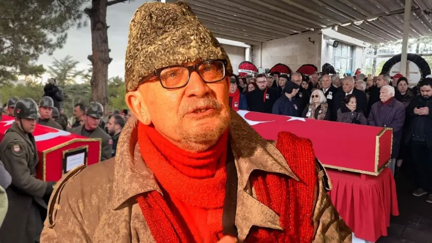 Yalçın Küçük neden askeri törenle uğurlandı?
