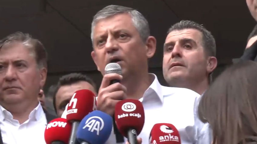 Özgür Özel makamından ayrıldı