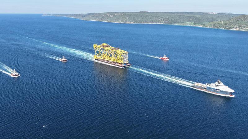 Dev platform Çanakkale Boğazı’nda
