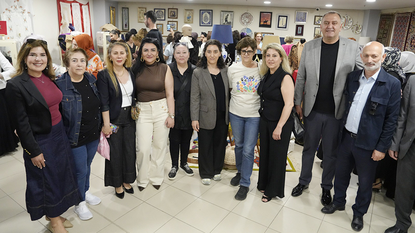 Kartallı kadınların el emeği sergilendi