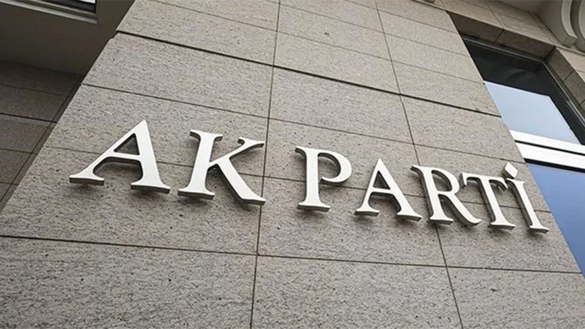 AK Parti’de 4 il başkanı görevden alındı