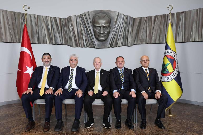 Fenerbahçe'de yönetim kurulu görev dağılımı yapıldı