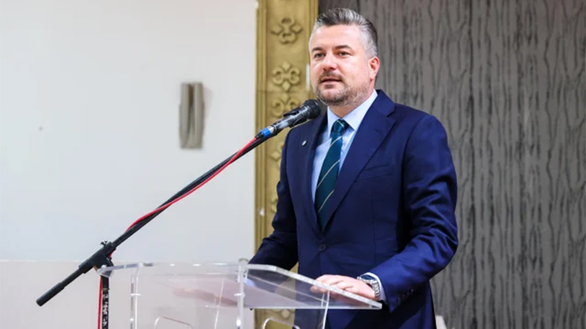 Buca Belediyesi’ne şafak  operasyonu!