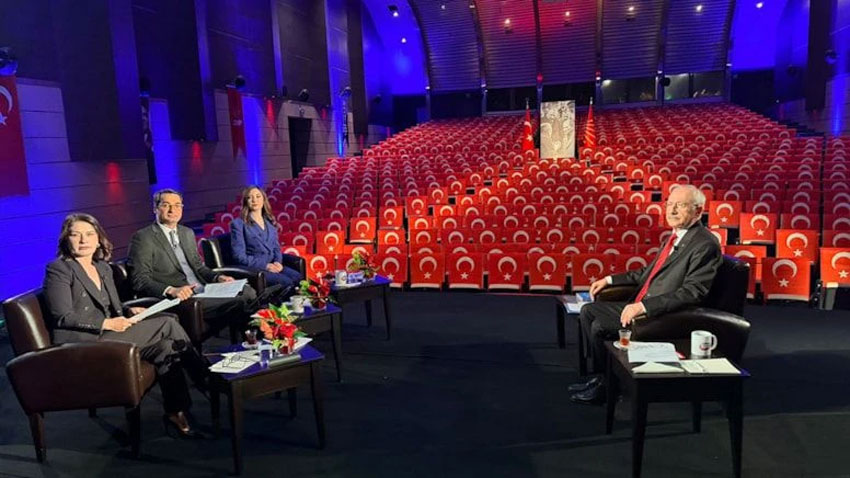 Ahmet Hakan Sözcü TV’yi topa tuttu