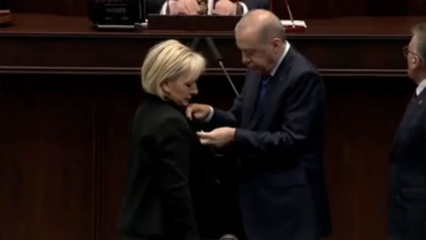 Nimet Özdemir AK Parti’ye katıldı