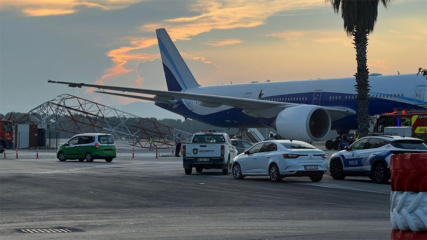 İstanbul- Antalya uçağı kaza yaptı!