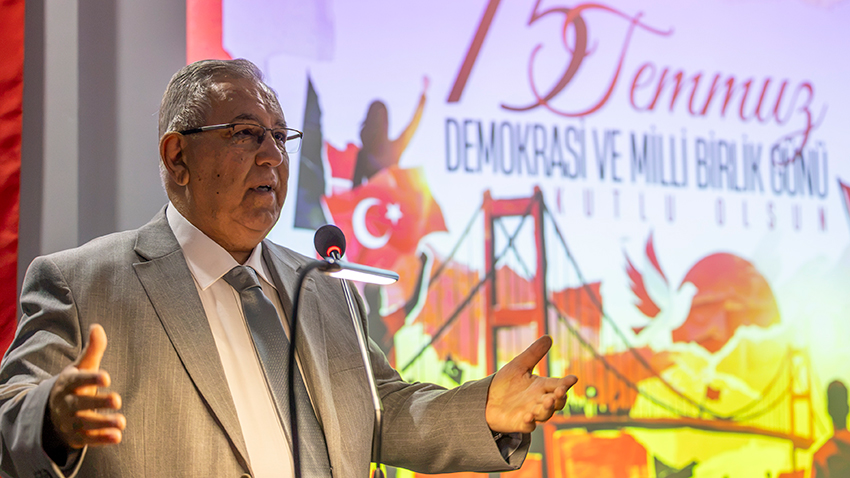 15 Temmuz anma töreninde rektör gözyaşlarını tutamadı