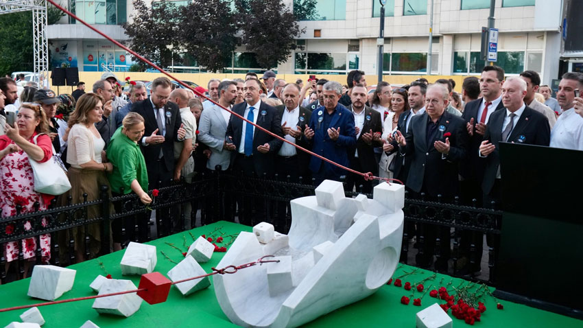 Srebrenitsa katliamı Kartal’da törenle anıldı
