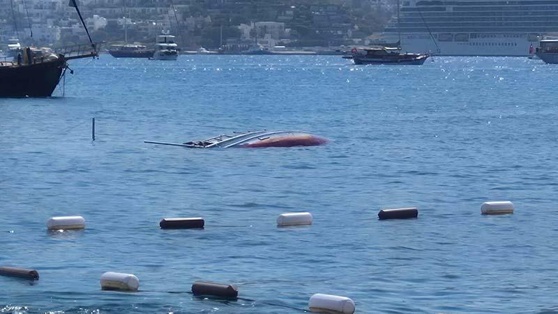 Bodrum’da su alan tekne battı